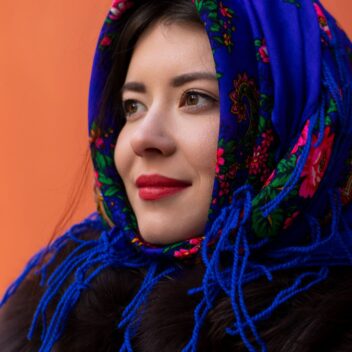 Синя українська хустина з тороками “Мальви”