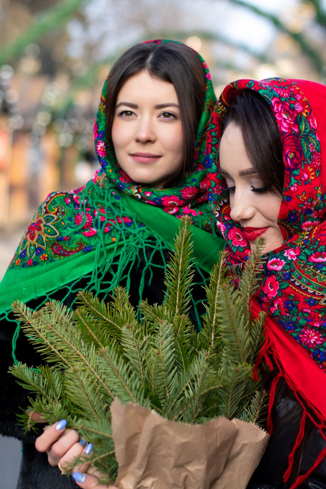 Зелена українська хустина мальви